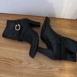 Michael Kors slip on boots